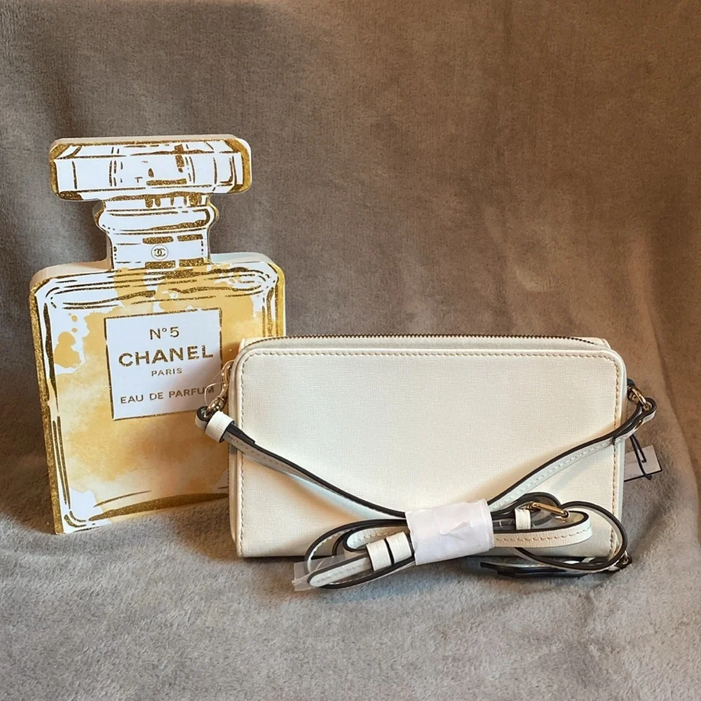 🖤🤍DOONEY & BOURKE🖤🤍Off White Saffiano Clutch Wallet/Crossbody/NWT